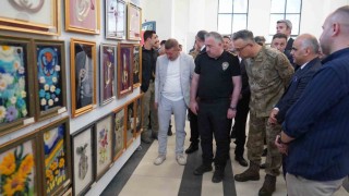 Vanda hükümlü ve tutukluların yaptığı eserler sergilendi