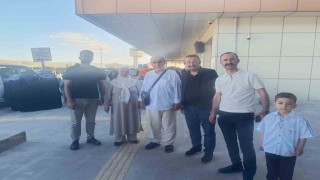 Vandan kutsal topraklara uzanan yolculuk sona erdi: İlk hac kafilesi dualarla karşılandı