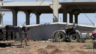 Yaklaşık 15 tonluk beton blok altında kaldılar: 1 ölü, 1 yaralı