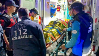 Yamaç paraşütüyle dere yatağına düşen vatandaş 5 saatlik çalışmayla kurtarıldı