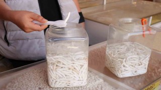 Yapımı zahmetli bu sakız sağlığa faydalarıyla dikkat çekiyor