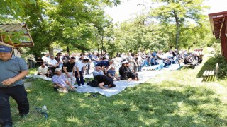 Yardım için durduğu emniyet şeridinde otomobil çarpmıştı, son yolculuğuna uğurlandı