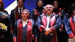 Yarım asrı devirdiler, cüppe giyip mezun oldular