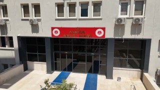 Yaşlı kadını bağlayıp gasp eden şüpheli kadın yakalanıp tutuklandı