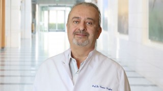 Yaz Sıcağı Kalbi Zorluyor: Uzmandan Plajda Kalp Sağlığını Koruyan 5 Kritik Öneri