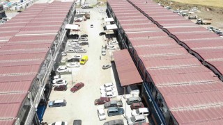 Yazın toz, kışın çamur çilesi esnafı bezdirdi: Burayı belediyenin yapması gerekiyor
