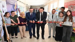 Yenipazarda yıl sonu sergisi açıldı