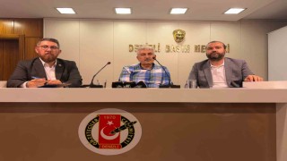 Yerel basın ve gazetecilerin sorunları Denizlide konuşuldu