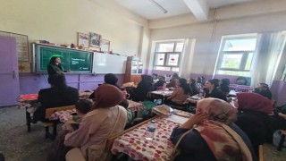 Yeşilay Kars Şubesinden velilere bağımlılıkla mücadele eğitimi
