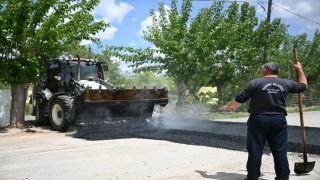 Yeşilyurt Belediyesi, Topsöğüt Mahallesinin yollarını yeniliyor