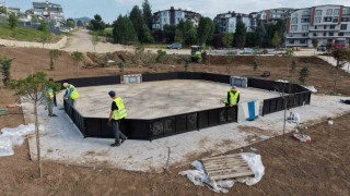 Yeşilyurt Millet Bahçesinde çocuk oyun alanlarının kurulumu başladı