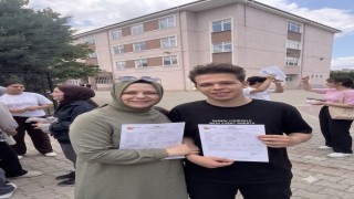 YKSye anne-oğul aynı okulda girdi