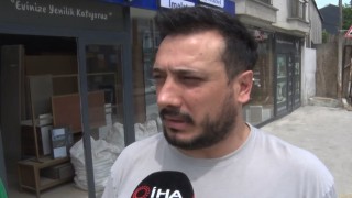 Yokuş aşağı hızla ilerleyen araç, kırmızı ışıkta duran otomobillere çarparak yolun karşısına uçtu