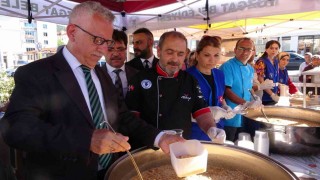 Yozgat Belediyesinden aşure ikramı