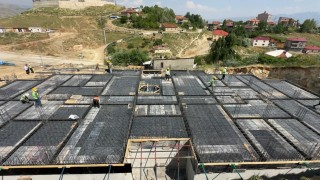 Yüksekovada güvenli konut hamlesi: Pizok mevkiinde 48 konutun yapımı sürüyor