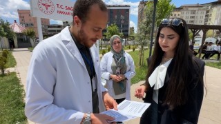 Yüksekovada sağlık ekiplerinden sokakta sigarayı bırakma seferberliği