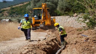 Zeytinköy Mahallesinde içme suyu hatları yenileniyor