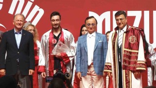 115 ülkeden öğrencisi bulunan üniversitede 3 bin 40 mezun sevinci