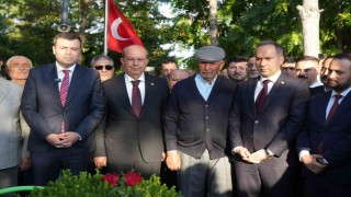 15 Temmuz Kahramanı Şehit Ömer Halisdemir kabri başında törenle anıldı