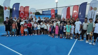 15 Temmuz Spor Vadisinde ödüllü tenis turnuvasında şampiyonlar belli oldu