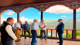 250 yıllık Çivisiz Camide inceleme