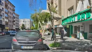 7. kattan düşen halı kadının başına isabet etti