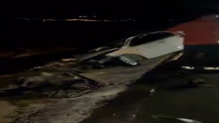 Adıyamanda iki araç çarpıştı: 4 yaralı