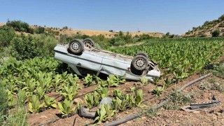 Adıyaman’da takla atan otomobildeki 3 kişi yaralandı