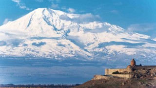 Ağrı, doğa, tarih ve sağlık turizmiyle dört mevsim öne çıkıyor