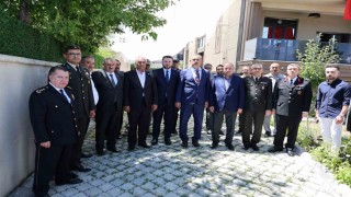 Ağrı Valisi Bozkurttan 15 Temmuz gazisi Yusuf Balıkçıya evinde ziyaret