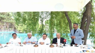 AK Parti Erzurum teşkilatı hizmetleri değerlendirdi