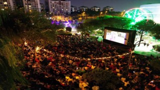 Akasyadan yıldızların altında sinema keyfi