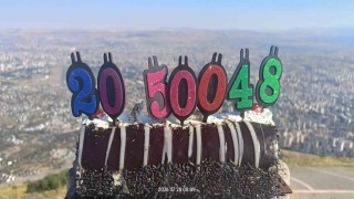 Aksoyaktan 500. zirve tırmanışında üçlü kutlama
