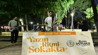 Akustik Yaz Akşamları Manisalılara müzik dolu bir hafta sonu yaşattı