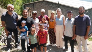 Alanya Belediyesi’nden İhtiyaç Sahibi Aileye Konteyner Ev Desteği