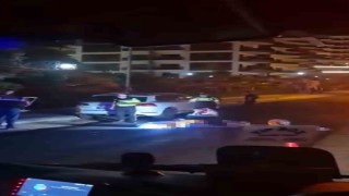 Alanyada park halindeki otomobile çarpan genç motosikletli hayatını kaybetti