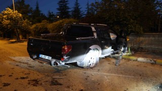 Alkollü ve ehliyetsiz sürücü duvara çarparak durabildi: 1 yaralı