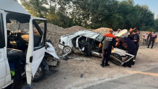 Amasyada otomobil ile minibüs çarpıştı: 1 ölü, 3 yaralı