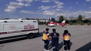 Ambulans helikopter beyin kanaması geçiren hasta için havalandı