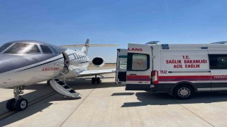 Ambulans uçak 14 günlük bebek için Mardinden havalandı