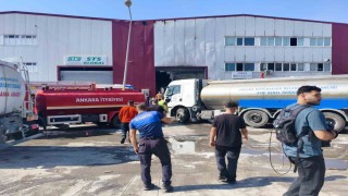 Ankarada kimyasal ürün fabrikasında yangın: Alevler yan fabrikaya sıçradı