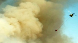 Antalya Valisi Şahin: Kumlucada yangın sebebiyle 50 ev tedbir amaçlı boşaltıldı