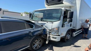 Antalyada 3 araçlı zincirleme kaza: 2 yaralı