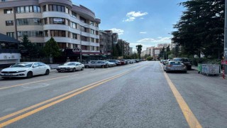 Aracının kontrolünü kaybeden sürücü 7 otomobile çarptı