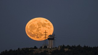 Astrofotoğrafçı Çilek Dolunayını böyle görüntüledi