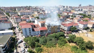 Avcılarda korkutan çatı yangını