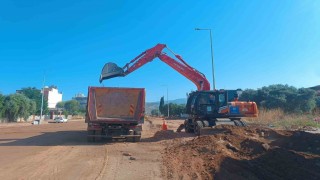 Aydın Büyükşehirin yol çalışmaları devam ediyor