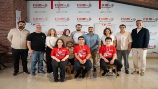 Aynı okuldan 3 Türkiye birincisi çıktı