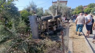 Bahçeye devrilen iş makinesinin sürücüsü hayatını kaybetti