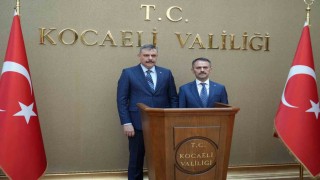 Bakan Çiftçiden Kocaelide akvaryum ve kütüphane ziyareti